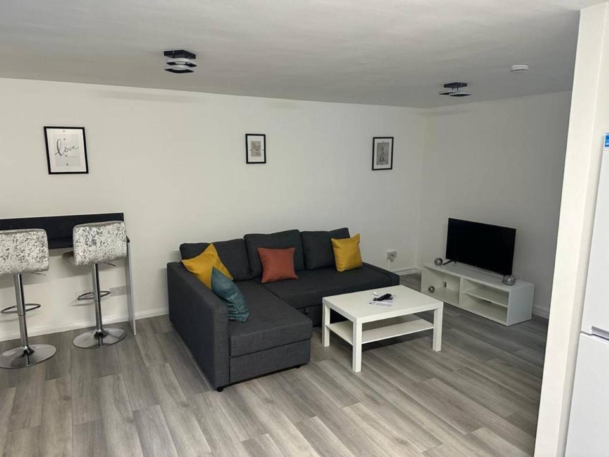 Stylish Apartment At Carlton Grove London Bagian luar foto