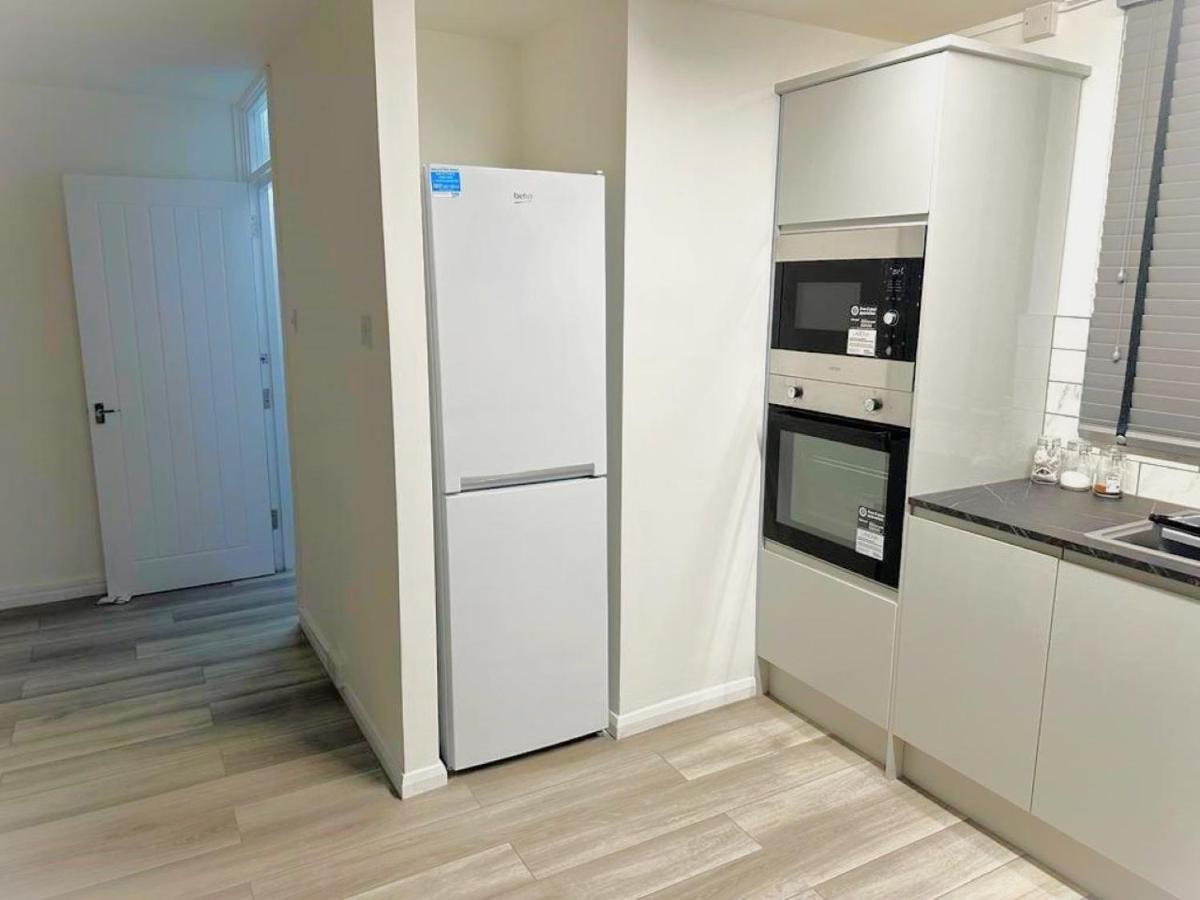Stylish Apartment At Carlton Grove London Bagian luar foto
